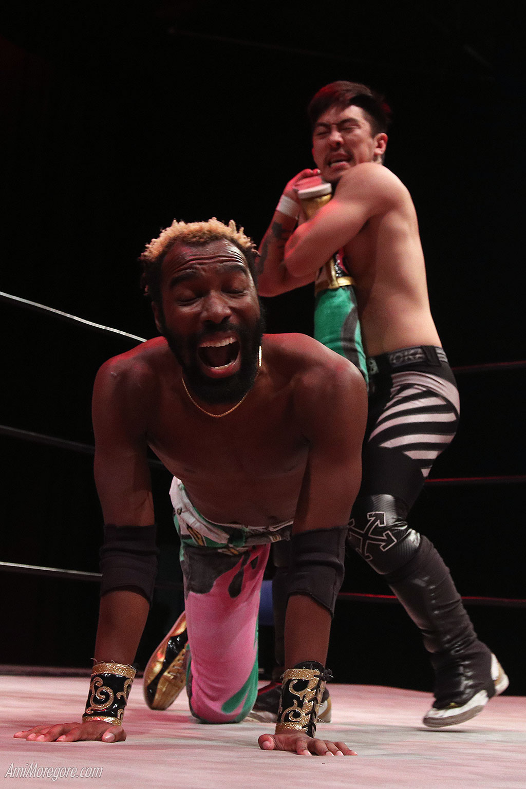 Yoya puts Cheeseburger into an elevated ankle lock - 2022